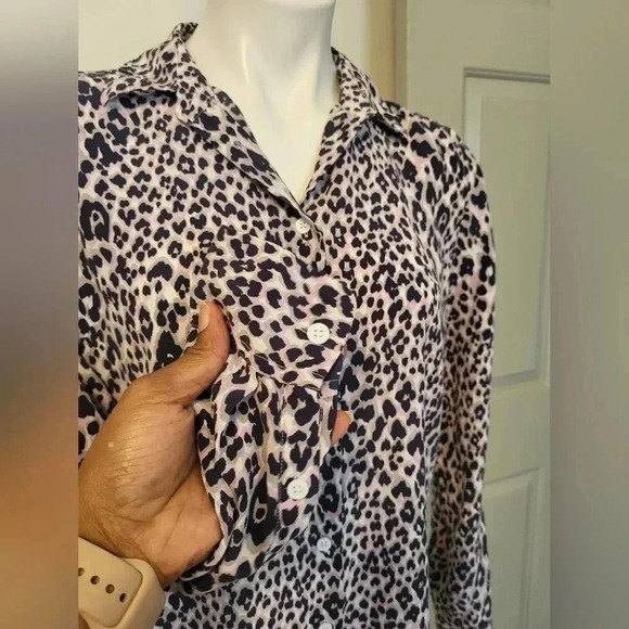 Equipment Essential Long Sleeve Animal Leopard Print Silk Button Down Blouse(M) - Picture 8 of 10